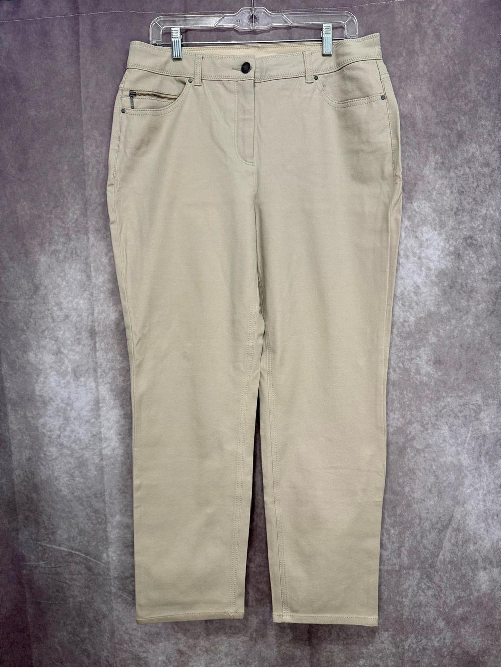 Chico's So Slimming Straight Leg Beige Ankle Pants size 1.5/10